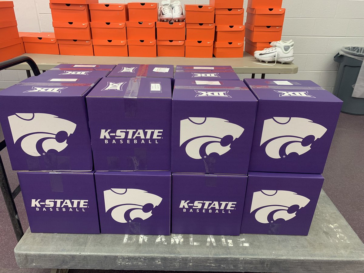 X 上的K-State Baseball：「'Cats, Man. #KStateMBB x EMAW