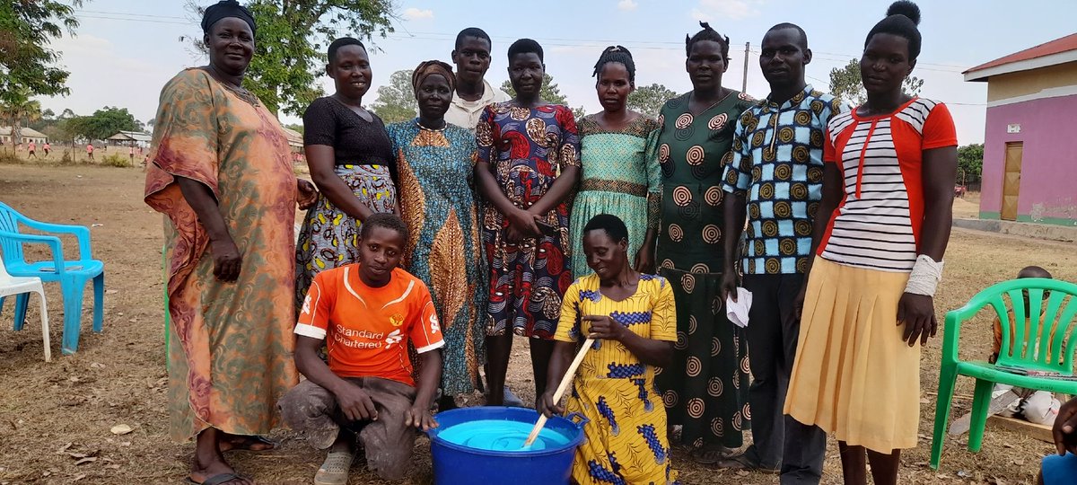 SurgeForWater's tweet image. 📣 We've produced 5,670 liters of soap in Uganda since the start of the year! 

Teaching schools and community groups how to produce their own soap means that they can clean their latrines, dormitories, practice proper handwashing, and more!

#soapmaking #soaptraining