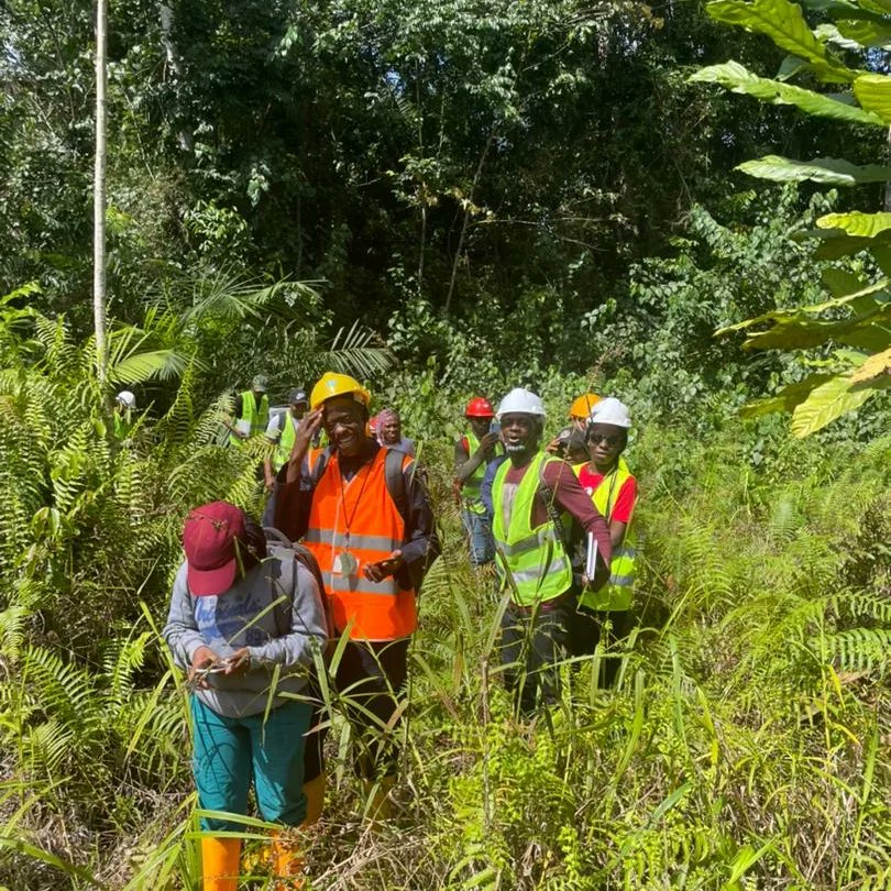 ITNHGEgabinete1's tweet photo. Los estudiantes de la Escuela Técnica de Minas del Instituto Tecnológico Nacional de Hidrocarburos de Guinea Ecuatorial (ITNHGE)en las prácticas de explotación de minerales. https://t.co/TtlQpDhdhB