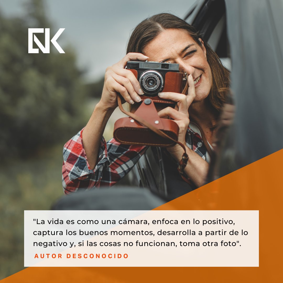 EnkoderD's tweet photo. "La vida es como una cámara, enfoca en lo positivo, captura los buenos momentos, desarrolla a partir de lo negativo y, si las cosas no funcionan, toma otra foto". 
Autor desconocido
#Frasesemanal #positividad #frasedeldía #buendía #fotografía #armonia  #resiliencia https://t.co/cFqJ6saeUE
