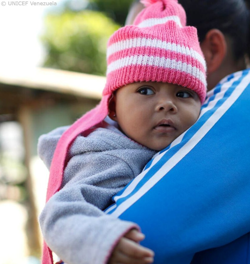 unicefenespanol's tweet photo. 🎶💙 Bailar con los bebés ayuda a estimular millones de conexiones en sus cerebros en crecimiento.

Juega con ellos y potencia su desarrollo.

#LaPrimeraInfanciaImporta

@unicefvenezuela https://t.co/vc7E1gktli