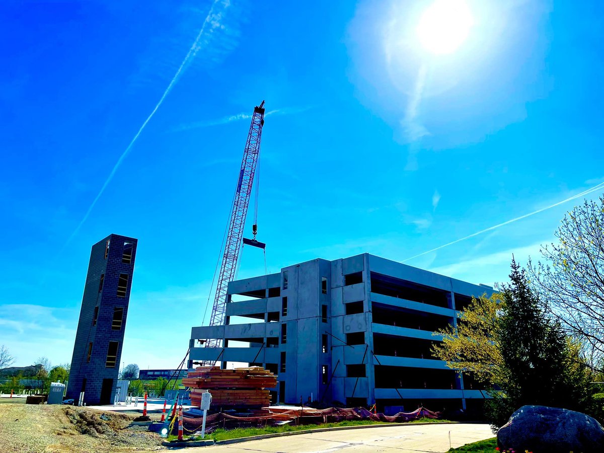 ConcreteStrateg's tweet photo. We are erecting double tee precast panels today on the 7 level / 413 piece Orion Precast Parking Garage! #moretothepour https://t.co/V0ZhRYsQwq