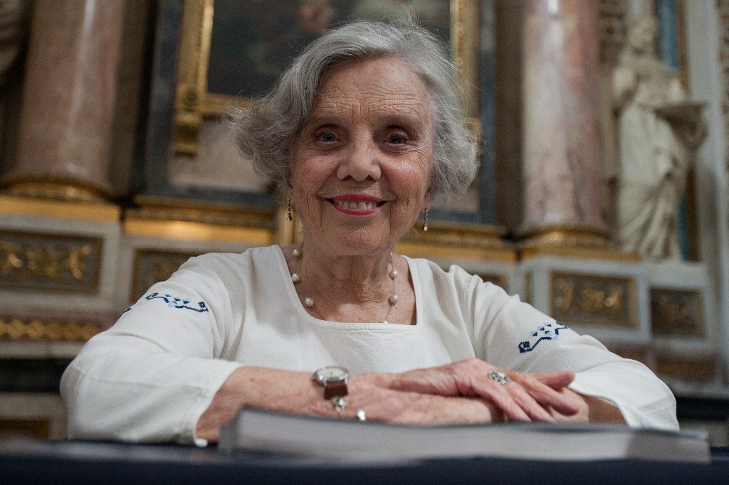 Efrainmoralesl's tweet photo. Merecidísimo reconocimiento a Elenita Poniatowska, otorgarle la medalla Belisario Domínguez en el Senado de la República. 🎖️ https://t.co/tx1YalEAju