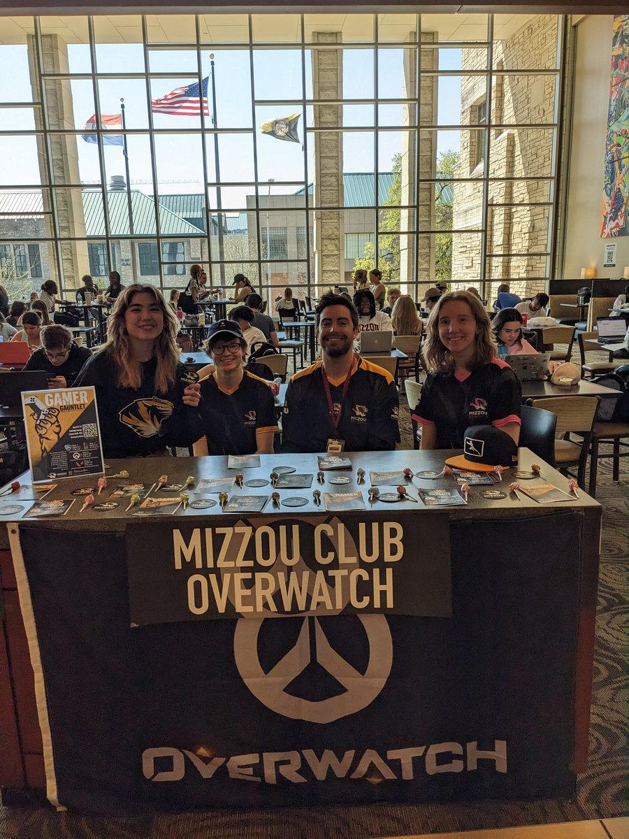 MizClubOW's tweet photo. WE'RE AT THE STUDENT CENTER FROM 11AM-2PM TODAY 4/12 https://t.co/N9DcPfoii1
