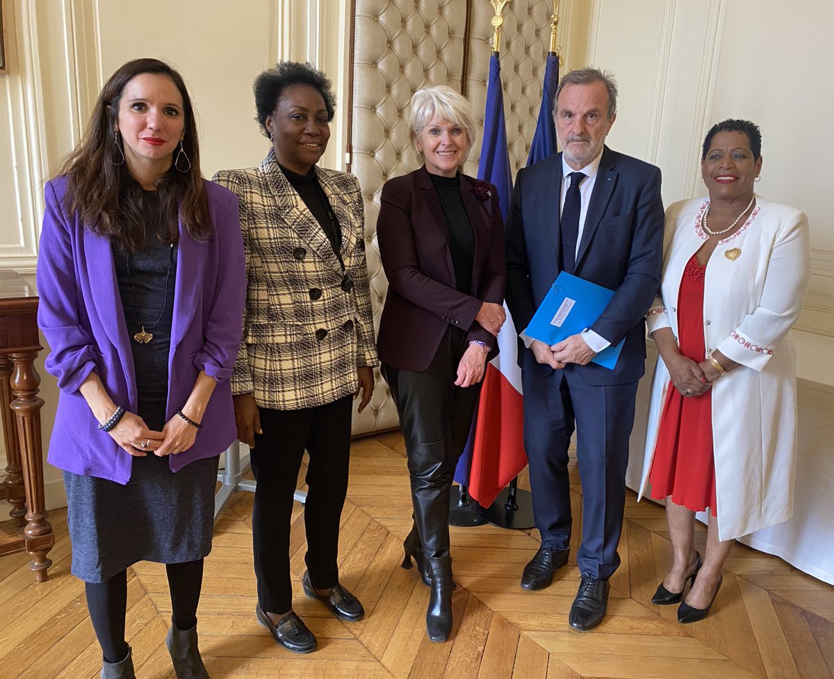 RomeIsabelle's tweet photo. Avec Jean-François Carenco, nous avons annoncé aux parlementaires ultramarins la création d’une mission de coordination pour la lutte contre les violences faites aux femmes dans @lesoutremer.

Ce combat nécessite une mobilisation de proximité sur chacun des territoires. https://t.co/9kQc2eNW7N