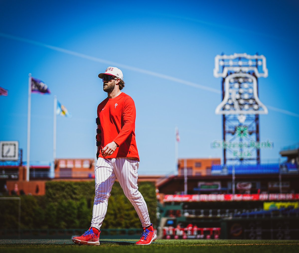 Phillies's tweet photo. Hey Harp https://t.co/rWN8y2JeXL