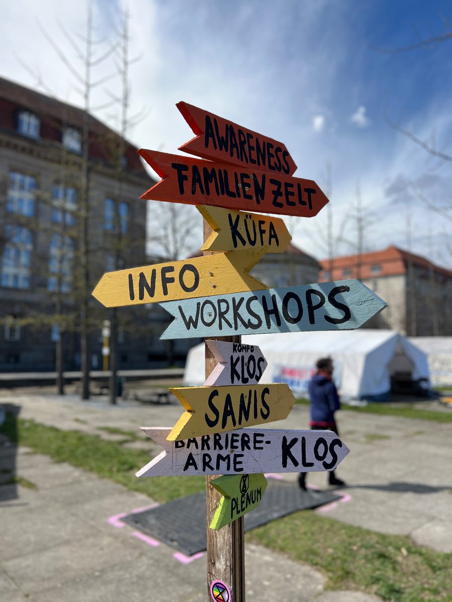 XRBerlin's tweet photo. @bzberlin Das Camp sieht wunderbar aus & die großartigen Leute sind bereits fleißig am schnippeln & regenerative Kultur leben.
#VielfaltLeben #VielfaltLieben
Kommt beim Invalidenpark in Berlin vorbei!
Wir sind noch bis zum 18.04. da & haben sehr viel im Programm.
https://t.co/MV2vhmXK4W https://t.co/L0skJthVP5