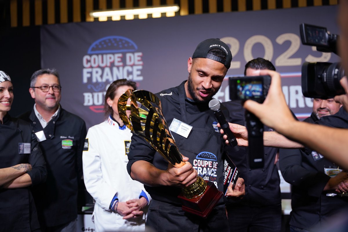 🍔 Le thème “Rock’n’Burger” de la <a href="/CFBurger_Socopa/">CoupedeFranceBurger</a>   a tenu toutes ses promesses ! 🎸

Un grand bravo à Matthias Carré  qui remporte cette édition avec son burger “Paint it Black” 👏