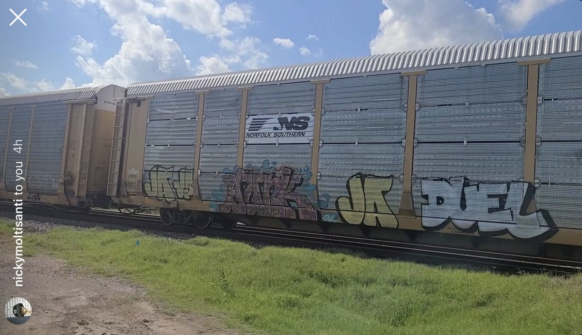d1nyc's tweet photo. Spotted in San Antonio, TX. Thank you @nickymoltisanti for the 🚂📸🙏🙏🙏🤺🤺🤺 #jaxtc #duelris https://t.co/rFB52IlTMI