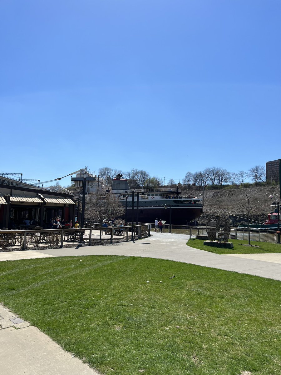 JRodMcC's tweet photo. Best patio in #TheLand ✅
New menu ✅
Free Parking ✅
Cool boats ✅

Lunch at #MerwinsWharf - you know you want to….. https://t.co/VgkuYkE3hc