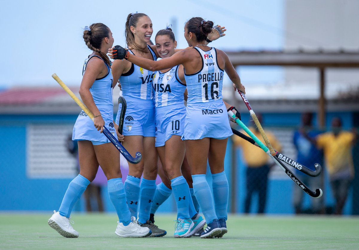 #Hockey ¡#LasLeoncitas A SEMIS! 🇦🇷

En el cierre de la primera fase, derrotaron 2 - 0 a 🇺🇸 y se metieron entre las 4 mejores de la Copa Panamericana Jr

🏑 Brisa Bruggesser y Paula Santamarina