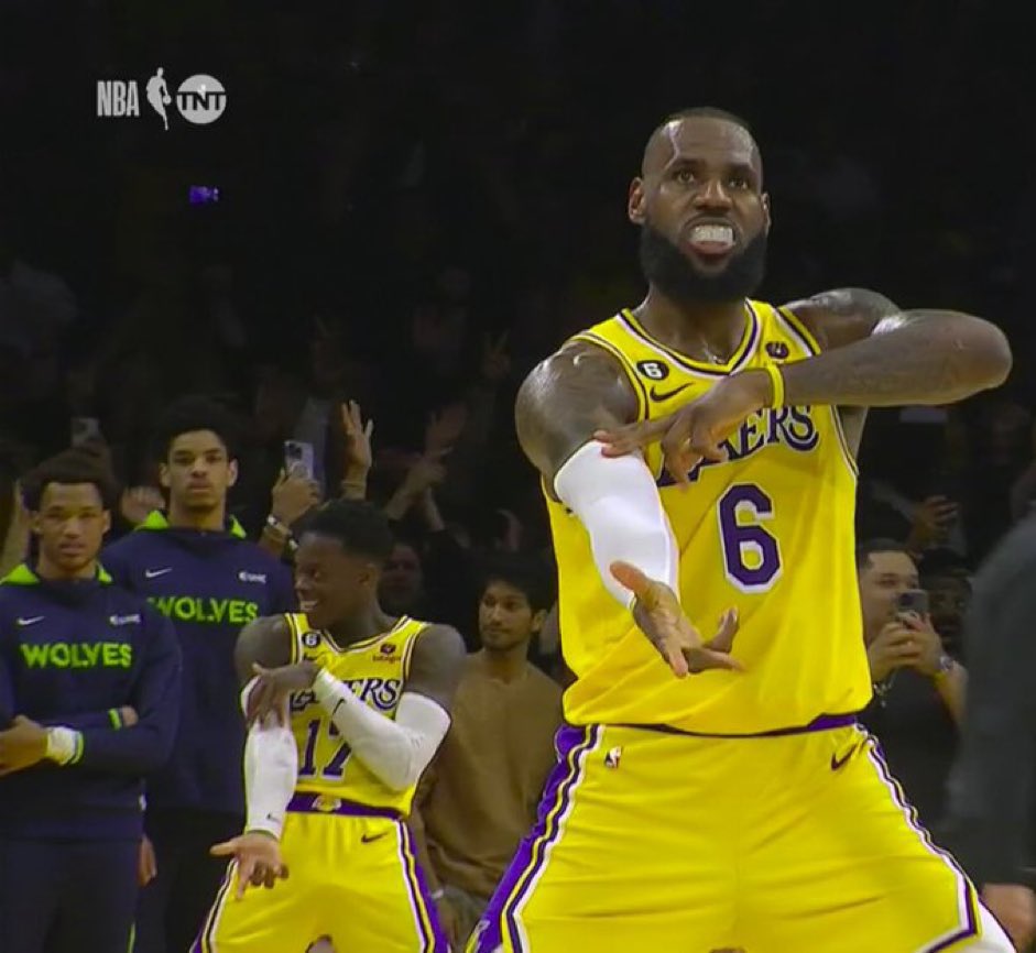 LakersMan217's tweet photo. I hope history doesn’t repeat itself https://t.co/1qHKvYtSAe