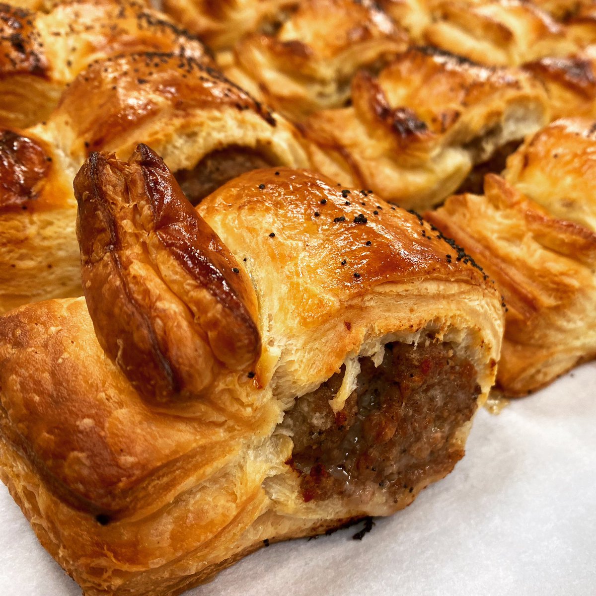 This week’s sausage rolls ⬇️ featuring <a href="/DunwoodFarm/">Dunwood</a> Old English sausage meat!