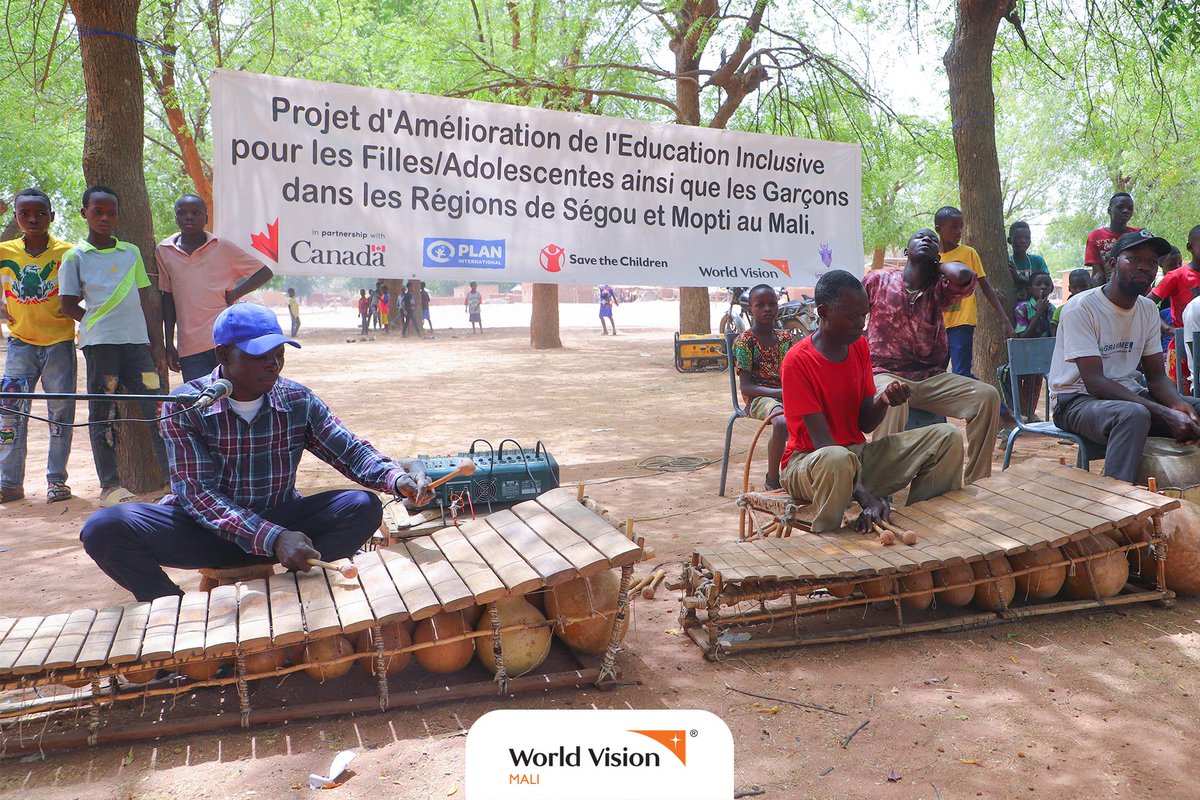 WVMali's tweet photo. A Sanekuy, le Projet Imagine a procédé à la certification du groupe de Compétences de Vie Courante (CVC).

Cette certification récompense les meilleurs de ce groupe d'adolescents qui se sont distingués lors des sessions CVC.

#WorldVisionMali
#ProjetIMAGINE
#Adolescents https://t.co/jkWBP1g4hz