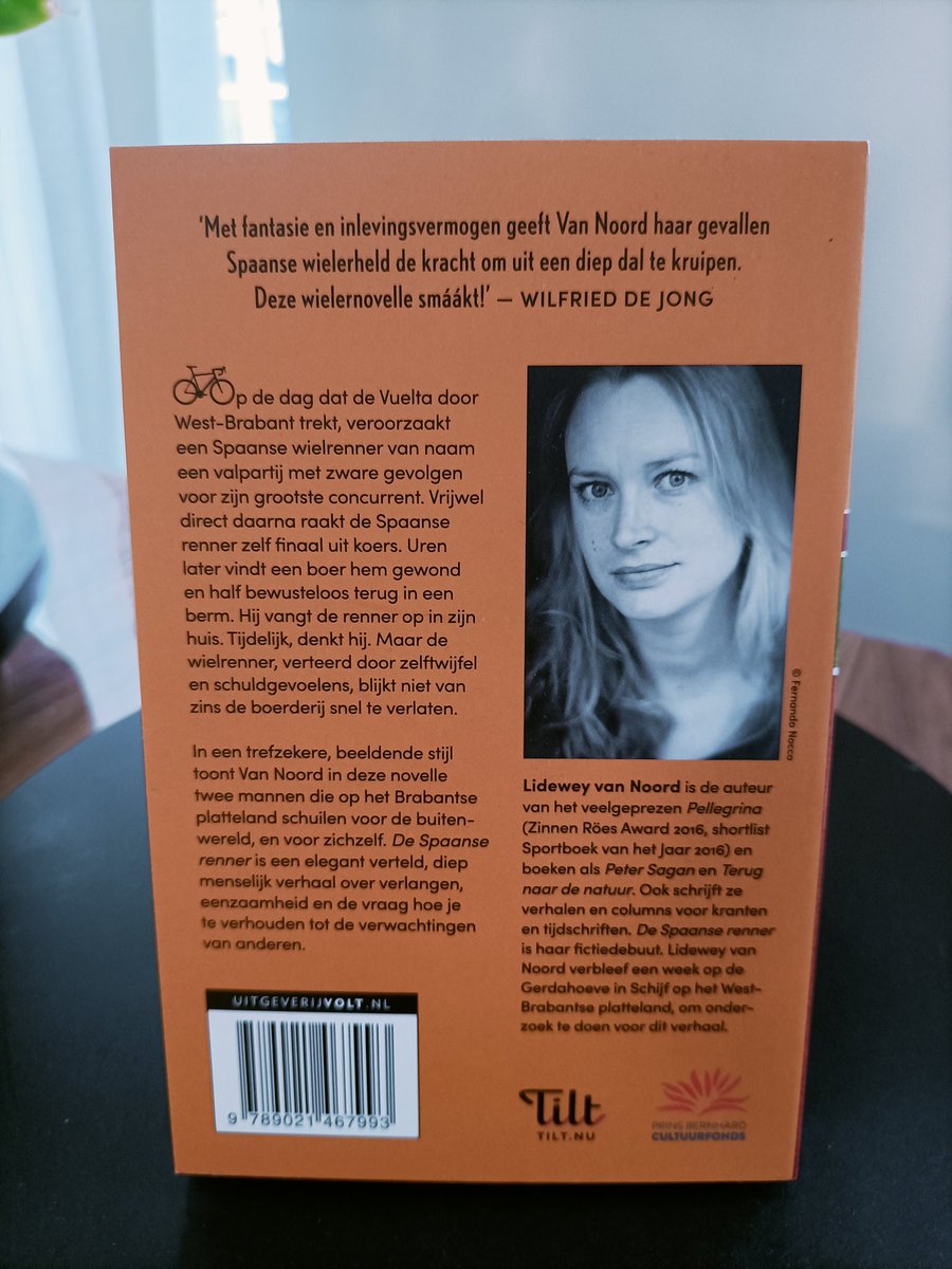 🚴🏻Lidewey maakte al het prachtige Pellegrina, schreef ook mooi over Sagan. Dit keer een bijzonder verhaal over een Spaanse renner. Uiteraard door haar gesigneerd en als pocket fijn mee te nemen op vakantie. Bieden vanaf € 20 opbrengst 100% Homeride Boshuus ! Einde 🔨🏁  01-05