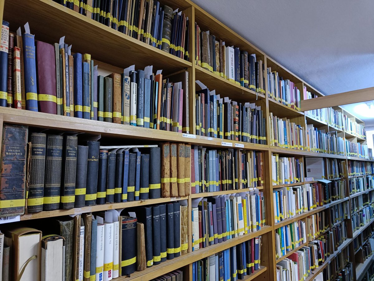 DubnowInstitut's tweet photo. On the occasion of the #TagderProvenienzforschung, a contribution by Bettina Farack and Anna Holzer-Kawalko from the Leo Baeck Institute Jerusalem has been published on our Mimeo Blog: Starting with the publication  "Das Recht der Juden gegen das Unrecht des Prof. Buchholz" from https://t.co/bc9pDmaFEi