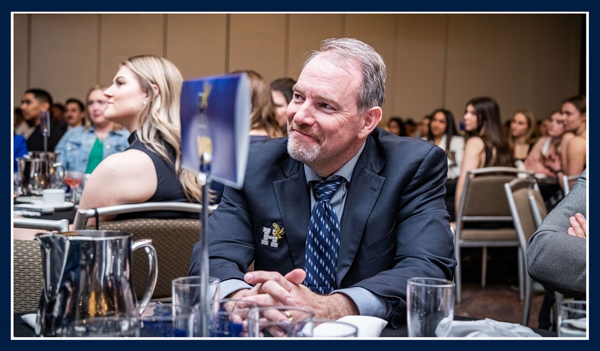 HumberHawks's tweet photo. Humber's Ray Chateau named inaugural OCAA Administrator of the Year

MORE ➡️ https://t.co/Kwad2viLG3 #RollHawks https://t.co/KWbEW1Kgbe