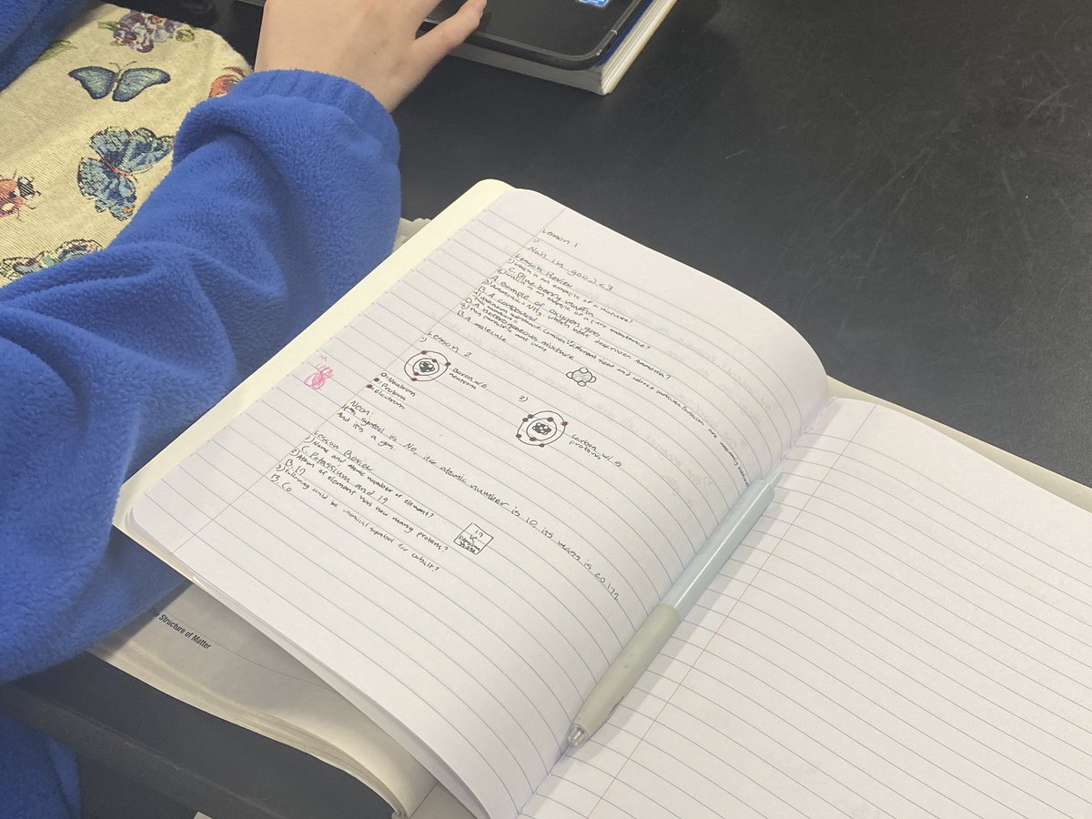 EdTechKelli's tweet photo. Ms. Bolt’s 8th grade students used Minecraft to demonstrate their understanding of the 4 states of matter! Engagement &amp; student collaboration at its finest! @Miller_Magnet @BibbSchools @PlayCraftLearn #built4bibb #edtech https://t.co/mTuSI6wbPj