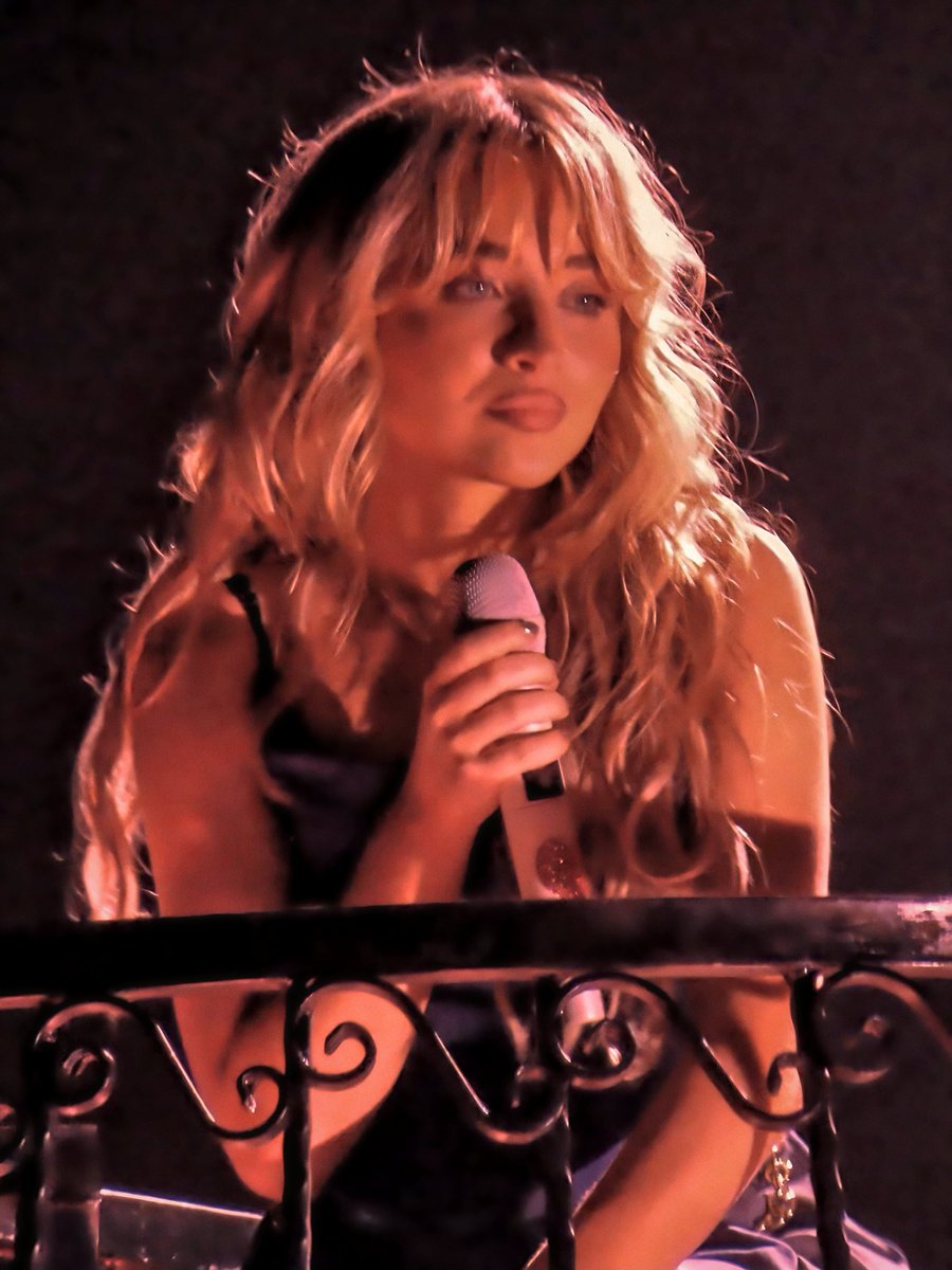 brinafeeds's tweet photo. just sabrina carpenter https://t.co/C2a0ZlpSEB