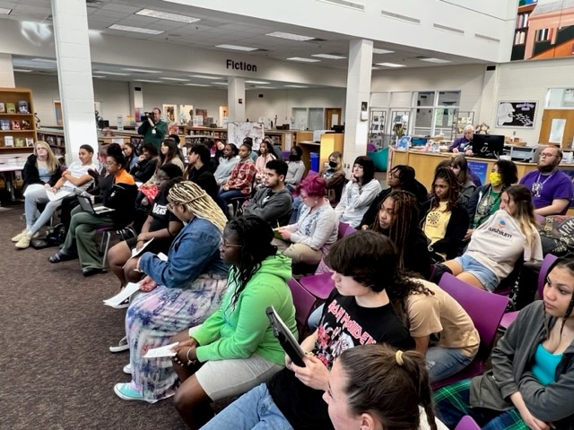 WSHSNNLib's tweet photo. Our creative writing poets performed in front of a full house in the library today. Talent abounds here at Woodside! @NNPSWoodside @NNPSArts #NNPSProud https://t.co/8fS2Dx298c