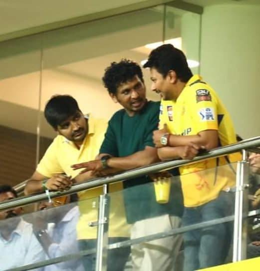 VanjikumarS's tweet photo. சேப்பாக்கத்தில் @ChennaiIPL VS @rajasthanroyals போட்டியை கண்டு களிக்கும் அமைச்சர் உதயநிதி ஸ்டாலின்..!!!
@Udhaystalin
@Dir_Lokesh
#Actor_Sathish https://t.co/D1I0x7yueJ