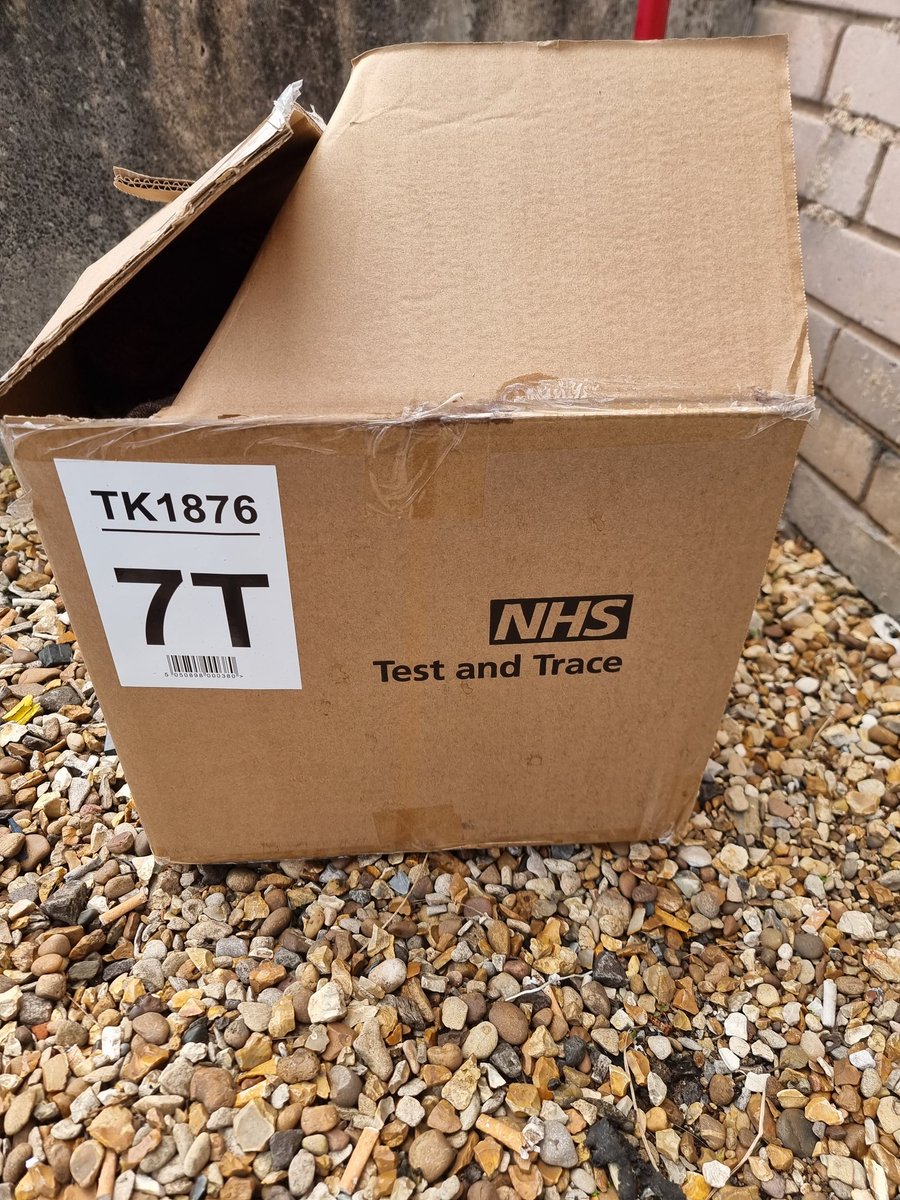 v8viva's tweet image. Got my fingers crossed that the missing £37billion is gonna be inside #testandtrace @didoharding @snb19692