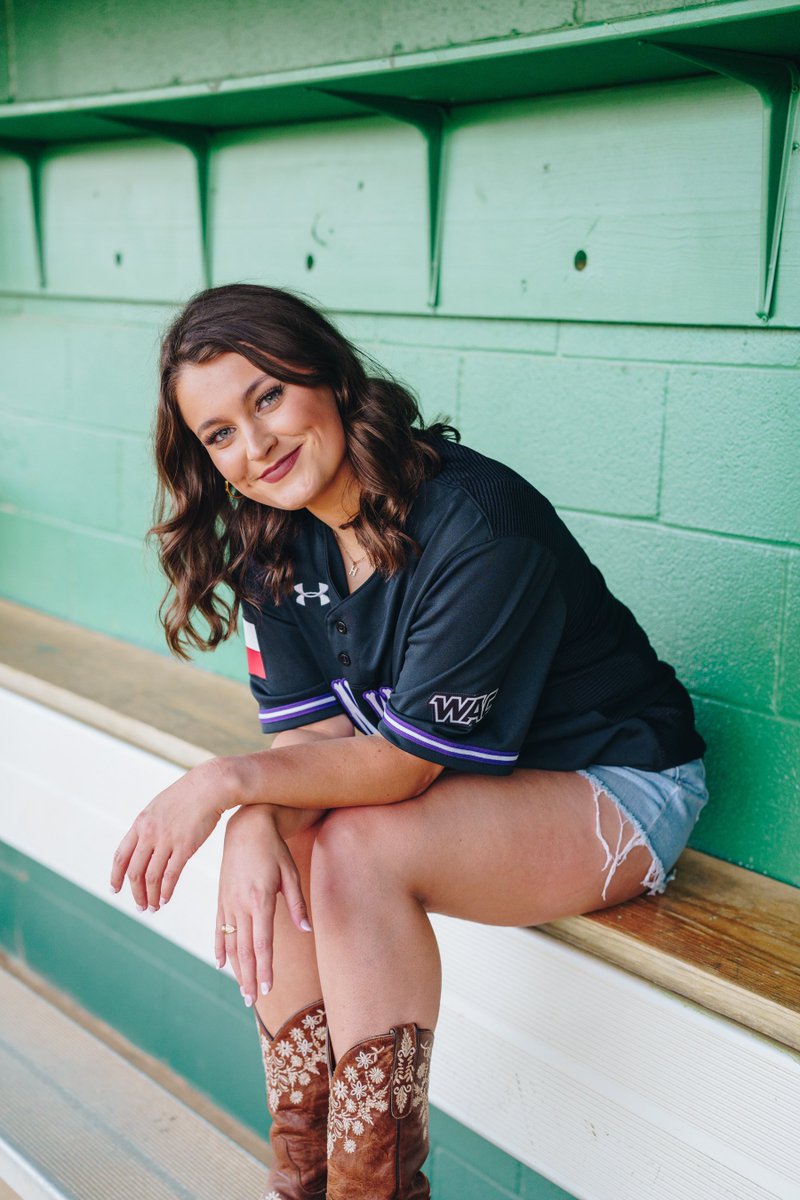 hannahah6's tweet photo. grad szn https://t.co/pNpytWGpJV
