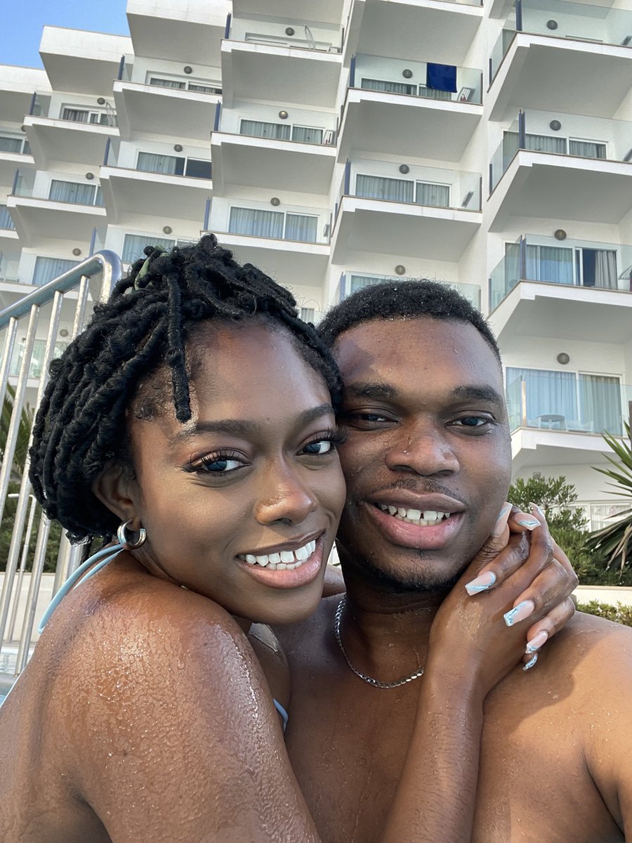 She was looking for a photographer but I was shy cos shes a big influencer lol so didn't reach out then said yolo fuckit. But she chose me &amp; boom shoot day everything made sense 😌 connection was like 5G on crack..enjoyed eachothers company and started talking everyday. Year 3 💚