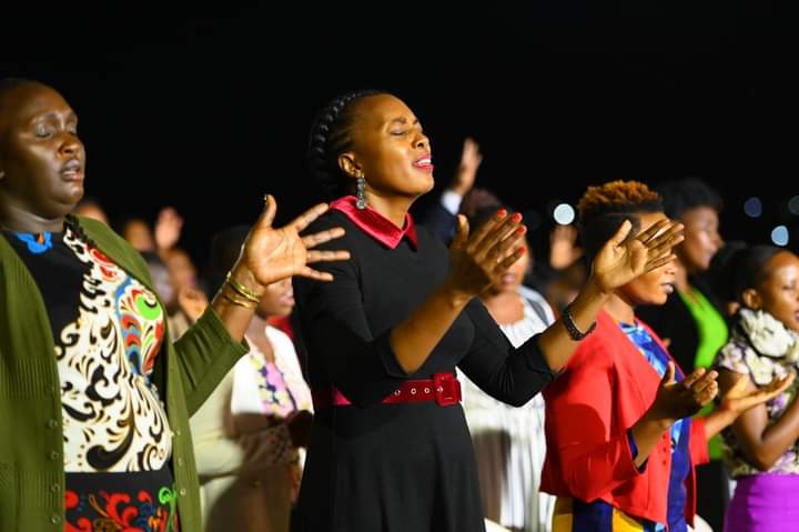 AlicwamuHellel's tweet image. Isaiah 2:2
And it shall come to pass in the last days, that the mountain of the lord's house shall be established in the top of the mountains, and shall be exalted above the hills; and all nations shall flow unto it.
#Proph