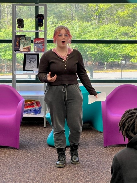 WSHSNNLib's tweet photo. Our creative writing poets performed in front of a full house in the library today. Talent abounds here at Woodside! @NNPSWoodside @NNPSArts #NNPSProud https://t.co/8fS2Dx298c