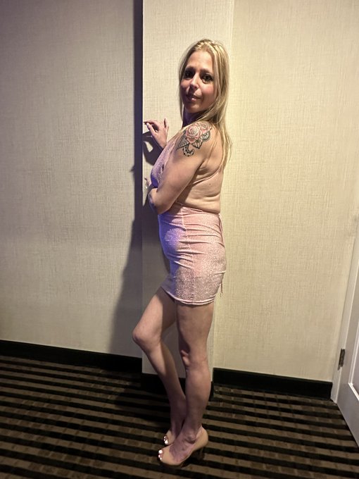 If I did an account for sex panther who would join and subscribe and chat with me? Taking a poll to see