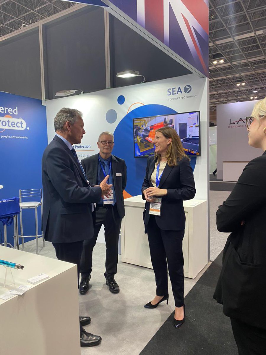 salqaq's tweet photo. Ótimo visitar o estande do Reino Unido na #LAAD23 - feira de Defesa e Segurança da América Latina - e ver de perto a excelência da indústria de defesa britânica. @defenceHQ https://t.co/wOYLgZk7Cd