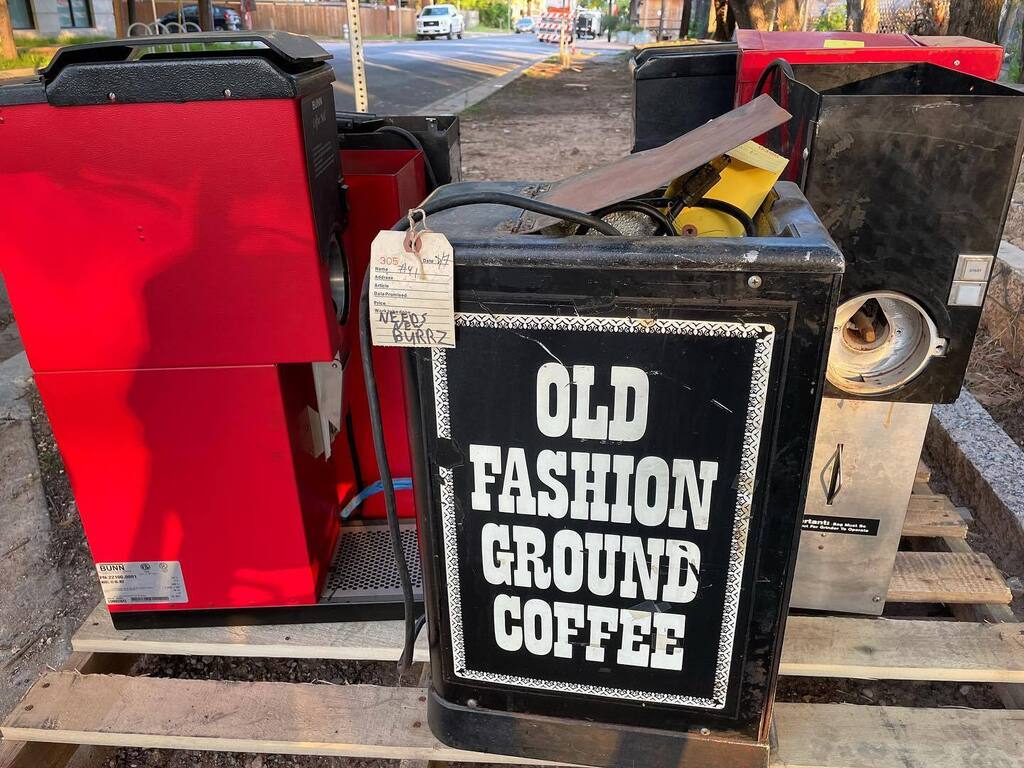 Today’s bicycle commute photo: Grindset #bicycle #commute #austinbutler #needsnewburrz