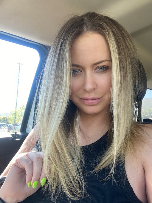 Keep me company today! https://t.co/7Yu6iyfRqZ https://t.co/oaf4zLhHzH