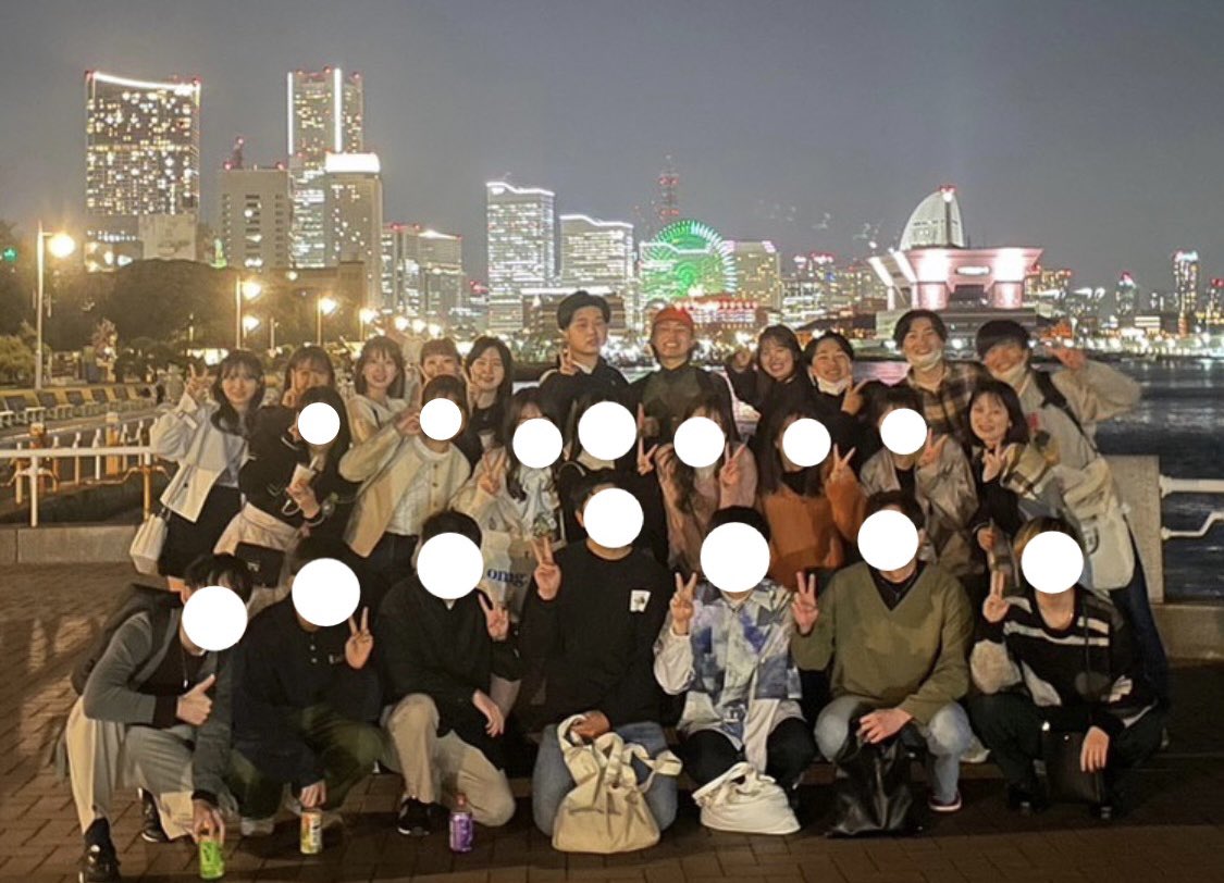 FLAT_2026's tweet photo. FLAT新歓第2回は中華街&amp;みなとみらい散策をしました！🐼🎡
横浜観光をたくさんの1年生とできてほんっとうに嬉しかった〜❣️
私たちもついつい楽しんじゃいました🤧🫶🏻
16.18日の企画はまだ枠が空いているので、FLATに興味を持ってくれた子はぜひ来てください❕✊🏻 https://t.co/974i2L7549