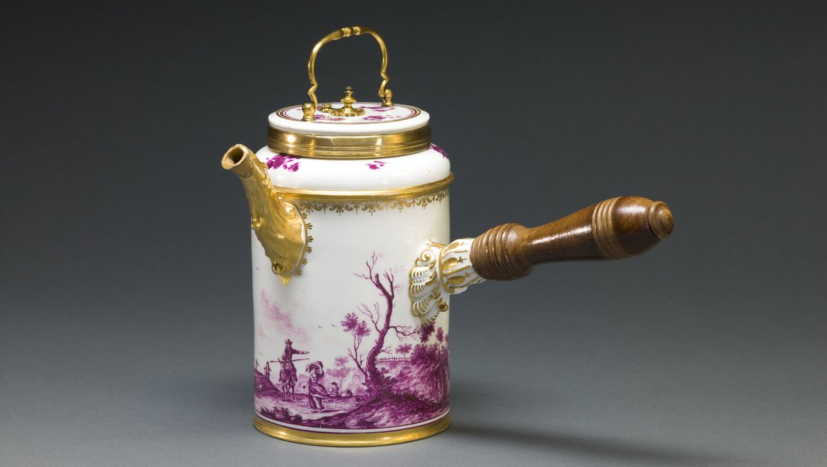 AntiquesMag's tweet photo. Sculpted from Meissen porcelain, this chocolate pot was decorated by German painter Johann Georg Heintze. 

Johann Georg Heintz (artist), Meissen Porcelain Factory (sculptor), Chocolate Pot, glazed porcelain, gilded bronze, wood, c.1740-1745 @StlArtMuseum #AntiqueoftheDay https://t.co/UC9gfwMy3u
