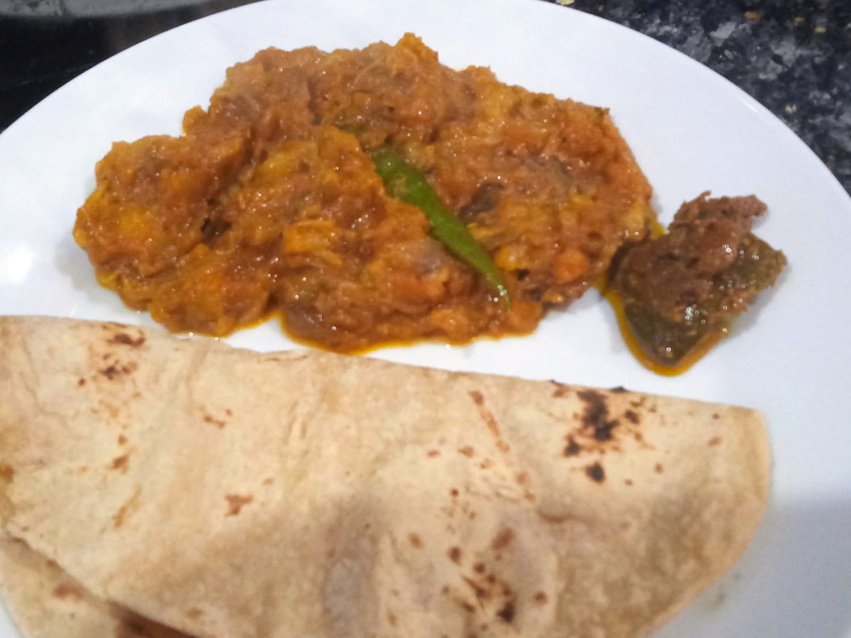 NusratKitchen's tweet photo. Bengan Bhurta and Roti.

We take two-day advance orders and offer free delivery under 5 miles.

For more Items, and advance Order, DM at
https://t.co/zP2lm3pobg
https://t.co/yYIqHq5TiG

#desifood #halalfood #homemadefood #roti #northernireland #benganbhurta #bhurta #vegetables https://t.co/wpo4KvSdtl