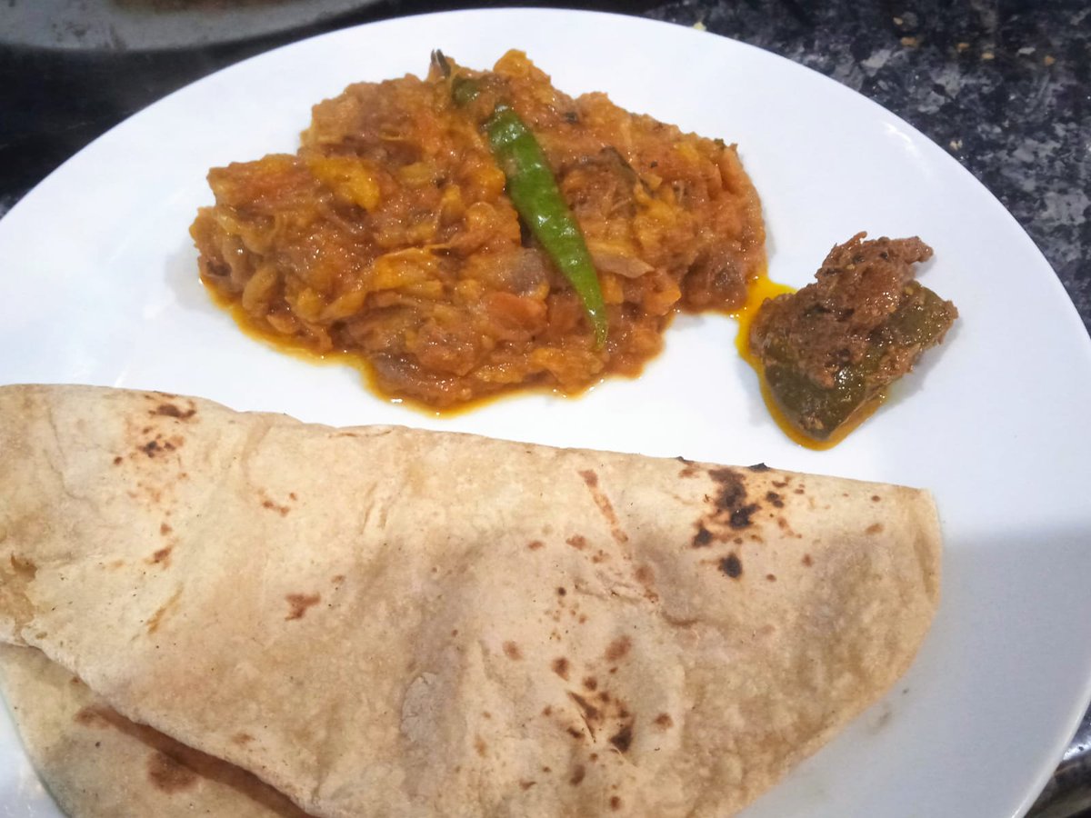 NusratKitchen's tweet photo. Bengan Bhurta and Roti.

We take two-day advance orders and offer free delivery under 5 miles.

For more Items, and advance Order, DM at
https://t.co/zP2lm3pobg
https://t.co/yYIqHq5TiG

#desifood #halalfood #homemadefood #roti #northernireland #benganbhurta #bhurta #vegetables https://t.co/wpo4KvSdtl
