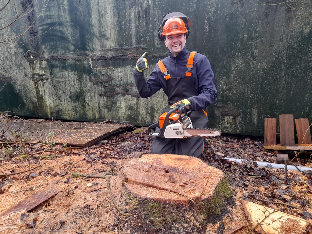 Nieuw gereedschap nodig na inbraak, voor Syndion in het Lingebos! 
Tijdens de inbraak is al het gereedschap weggenomen, zoals bosmaaiers, kettingzagen, boortollen en de afkortzaag. Wil jij je steentje bijdragen? Draag bij via Tikkie: tikkie.me/pay/Buitenfond…

#buitenfonds #syndion
