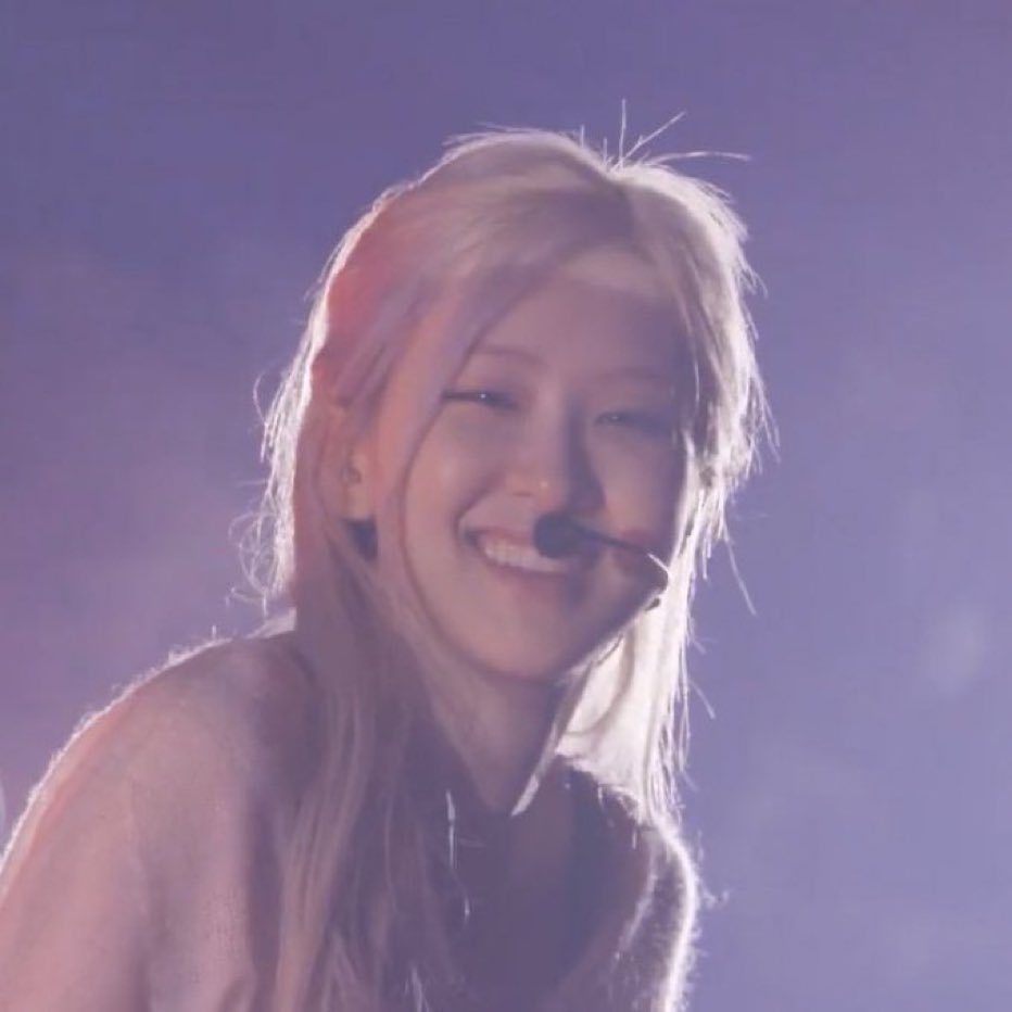 _youimma's tweet photo. Rosé cute https://t.co/xvDS7ypxUy