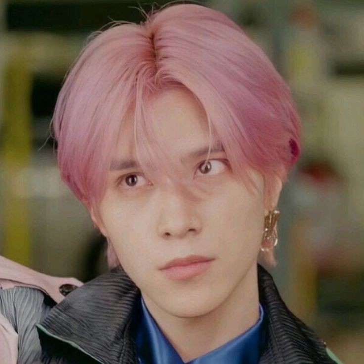 pallethwan's tweet photo. hendery pink hair sempre será lembrado como o melhor, o insuperável https://t.co/pQNABbzDHJ