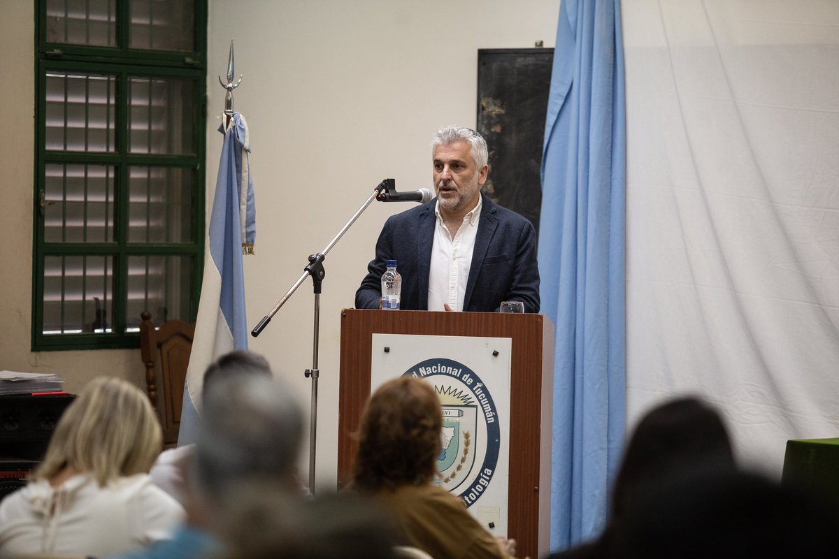 MarceloMirkin's tweet photo. Jornadas de Cierre de Actividades de Extensión 2022. Un espacio dedicado a sintetizar y destacar lo trabajado durante 2022 en materia extensionista por el equipo de la Facultad de Odontología UNT.
#ExtensionenTerritorio #Extensionnosconecta https://t.co/wD8pBpZmm1