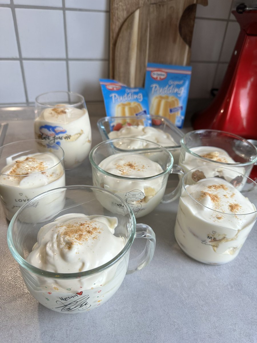 Annecreative7's tweet photo. I made some banana pudding and so freaking excited to try them 🫶🏻 for now i gotta wait while they chill in the fridge #ugcfoodcontent https://t.co/UP1I2Xwypb