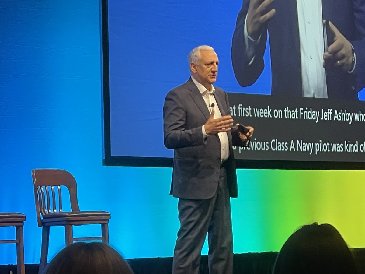 mysylbert's tweet image. Listening to @Mikemassimino11 #LSCon    #teamwork #speakup