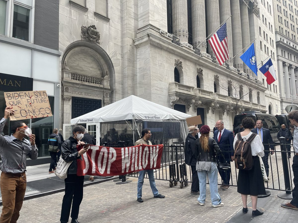 ClimateDEF's tweet image. We joined activists today at the @conocophillips shareholder meeting at the @NYSE where they held their annual shareholder meeting to protest @JoeBiden’s decision to allow drilling the Arctic. #stopwillowproject