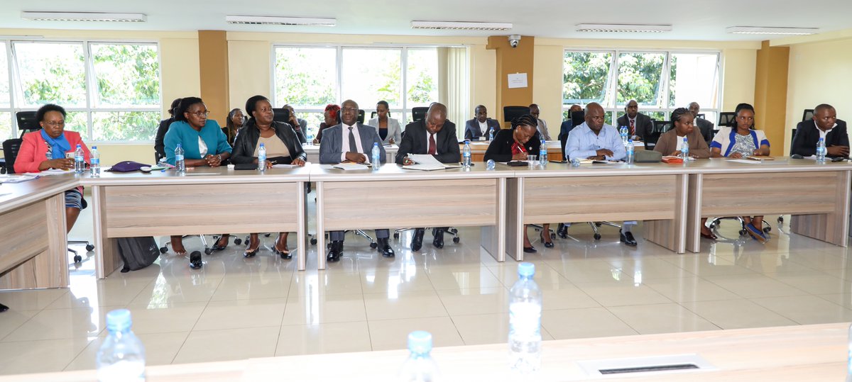 Lands CS Zachariah Njeru, PS Generali Nixon Korir today held consultative talks with @LawSocietyofKe, @KenyaBankers @isk_kenya and ALLSK where they agreed to form a technical working group to hold weekly meetings to resolve challenges faced by users of the @ArdhiSasa_Ke system.