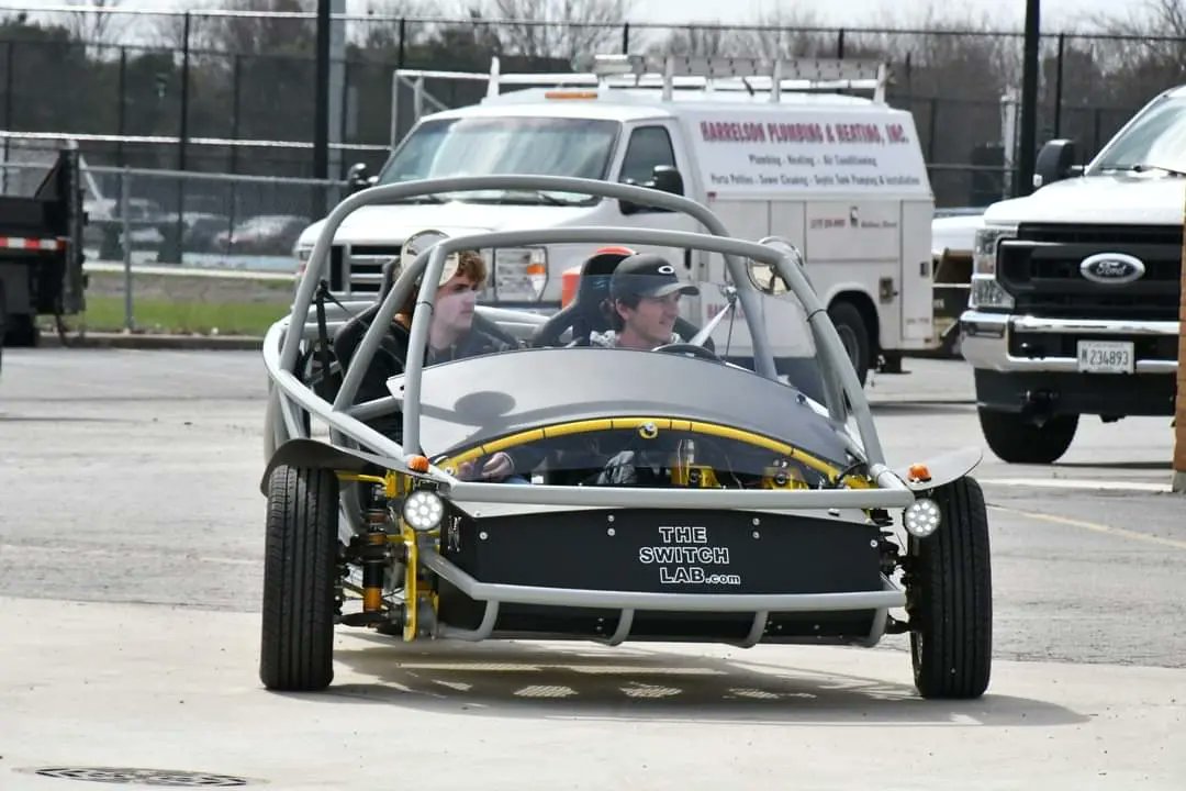liftcentralil's tweet photo. WAND News recently interviewed LIFT students and facilitators from the EV pathway about the recent completion of the construction of the electric vehicle donated by Pilson Auto Centers.
#LIFTCentralIllinois #ExploreLeadLIFT  #EV #TheSwitchLab #ElectricVehicle #GreenEnergy https://t.co/eoAMZC49uO