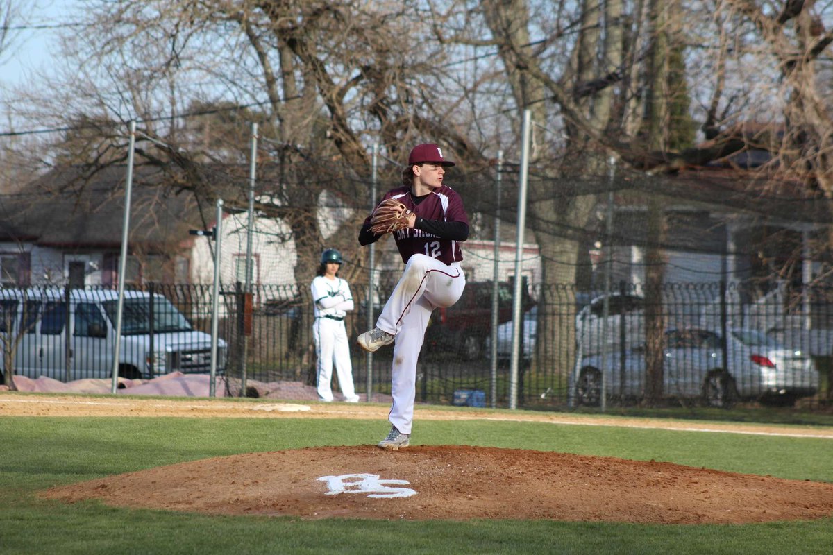 The_renwick's tweet photo. I chuck white Rocks pretty fast 
0.00 ERA 
@MLB 
@VirginiaRecruit https://t.co/YnMvZ8R0Qh