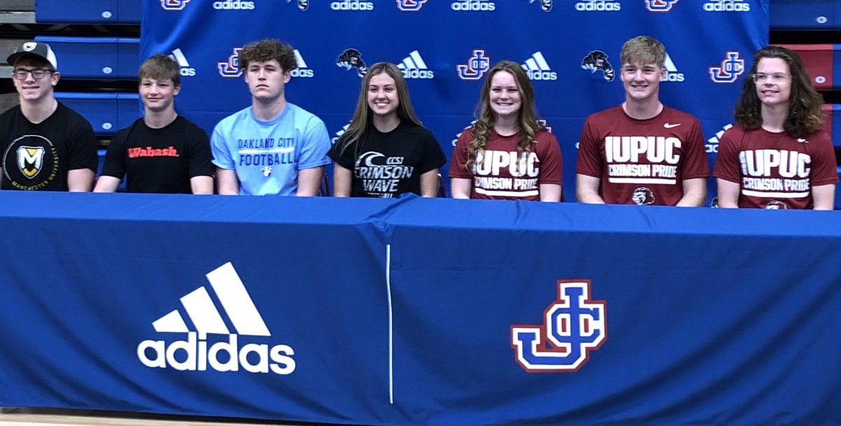 Congratulations to Teagan Trotter, Evan Sochacki, Austin Wells, Ashley Meade, Abby McDonald, Lane Zohrlaut, and Nathan Davis on participating in the spring signing day ceremony this morning! 🔵⚪️🔴
@ManchesterAthletics <a href="/MOWNBU/">Wabash College Track and Field</a> <a href="/CCSJSOFTBALL/">Coach Lopez</a> @IUPUCAthletics @iupucbsb <a href="/GoMightyOaks/">Mighty Oaks Athletics</a>