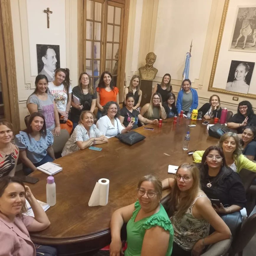 jsprosariook's tweet photo. Teniendo en cuenta fechas importantes en las que la Secretaría de Género de esta juventud realizará diferentes actividades tendientes a lograr la capacitación y armado de redes de contención primaria, https://t.co/AT9Q5n4Pvs